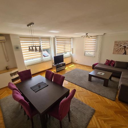 Walnut Apartment - Private Garage Сараєво Екстер'єр фото