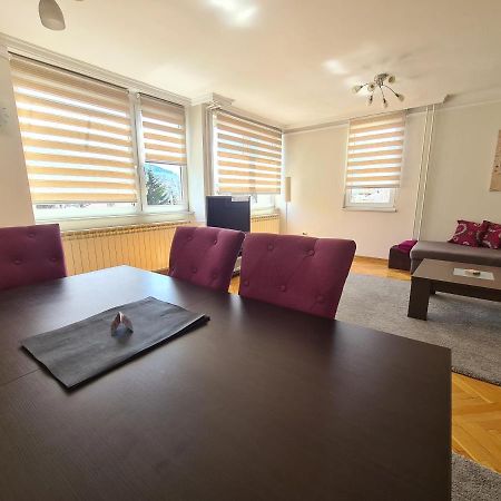 Walnut Apartment - Private Garage Сараєво Екстер'єр фото