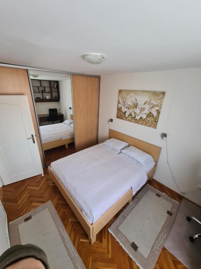Walnut Apartment - Private Garage Сараєво Екстер'єр фото