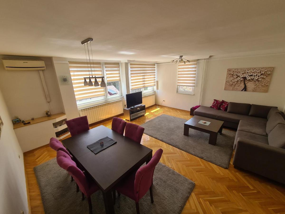 Walnut Apartment - Private Garage Сараєво Екстер'єр фото