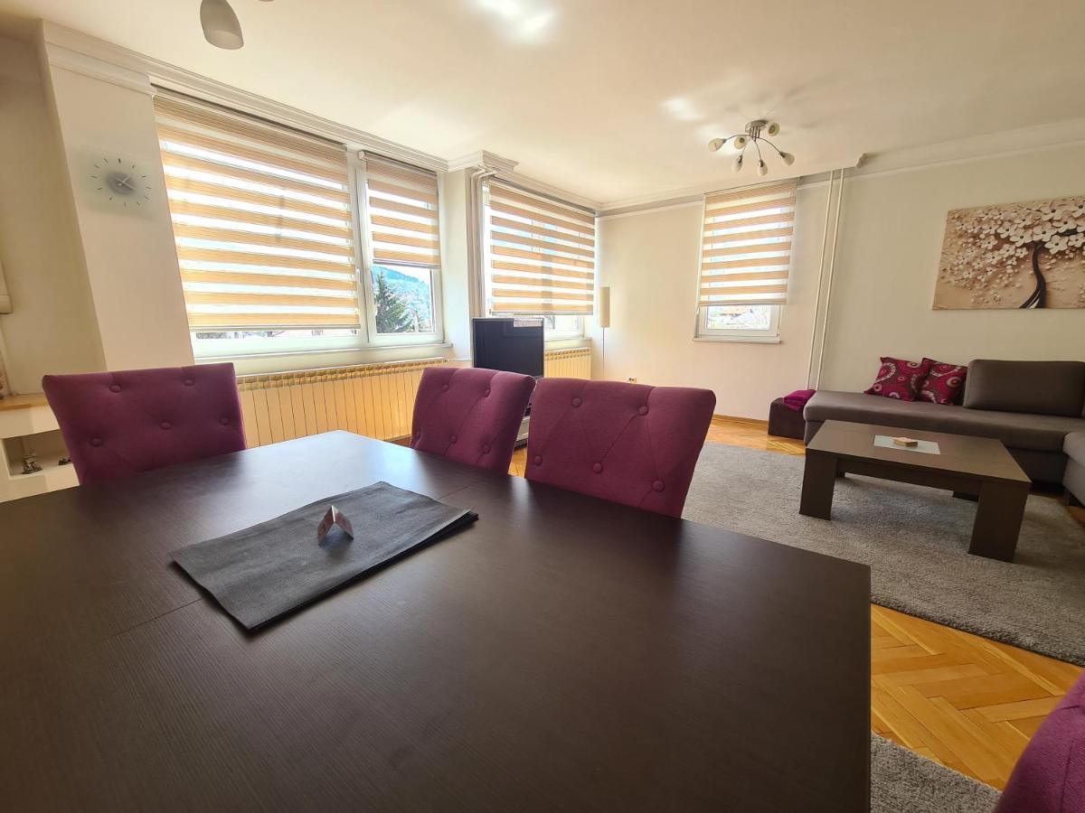 Walnut Apartment - Private Garage Сараєво Екстер'єр фото
