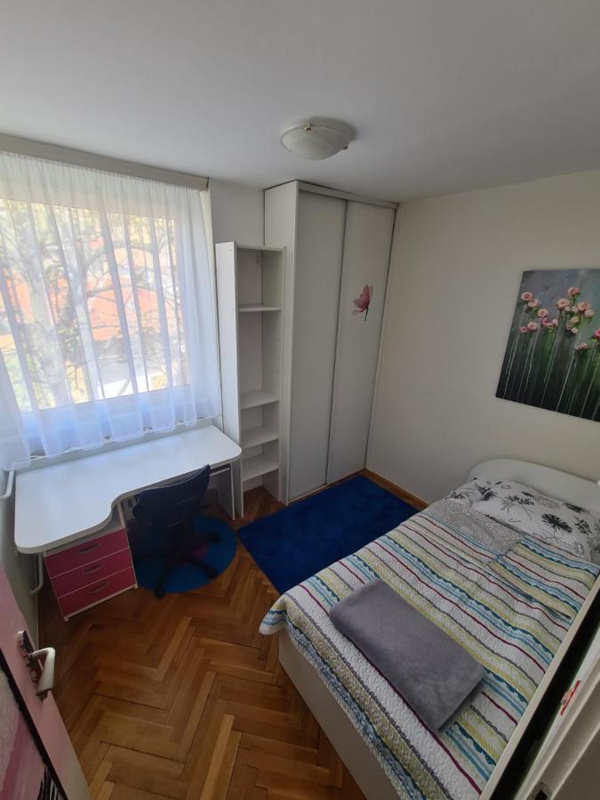 Walnut Apartment - Private Garage Сараєво Екстер'єр фото